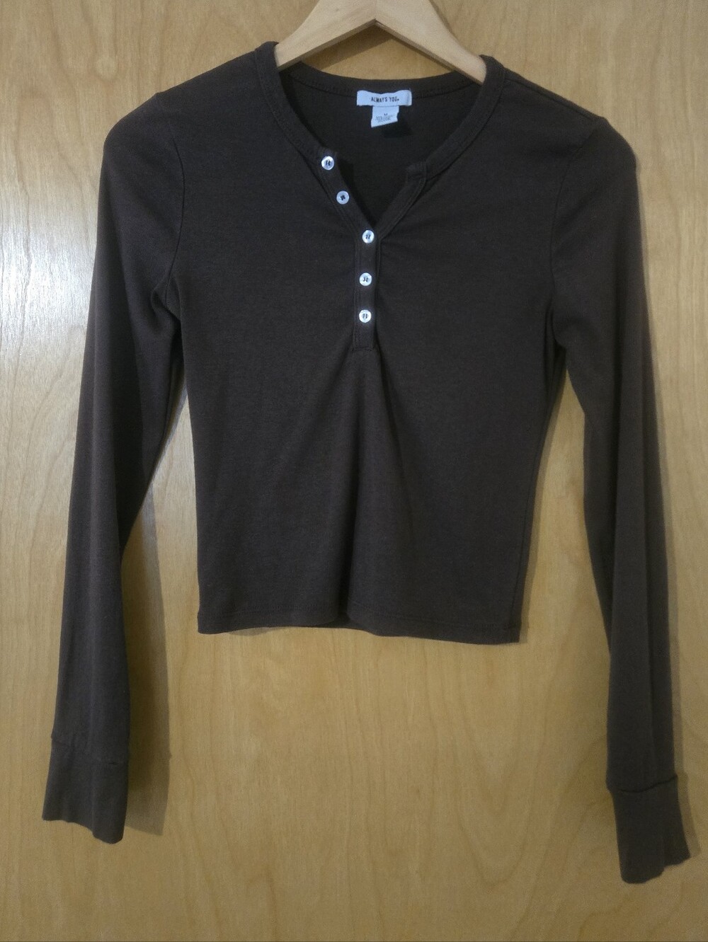 Brown Long-Sleeve Cropped Henley Top Size M (Junior)